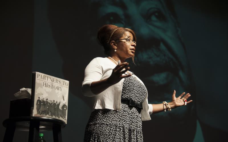 Donzaleigh Abernathy Age